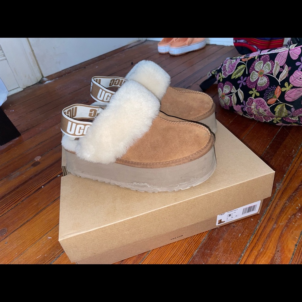 Platform UGG Slippers with strap